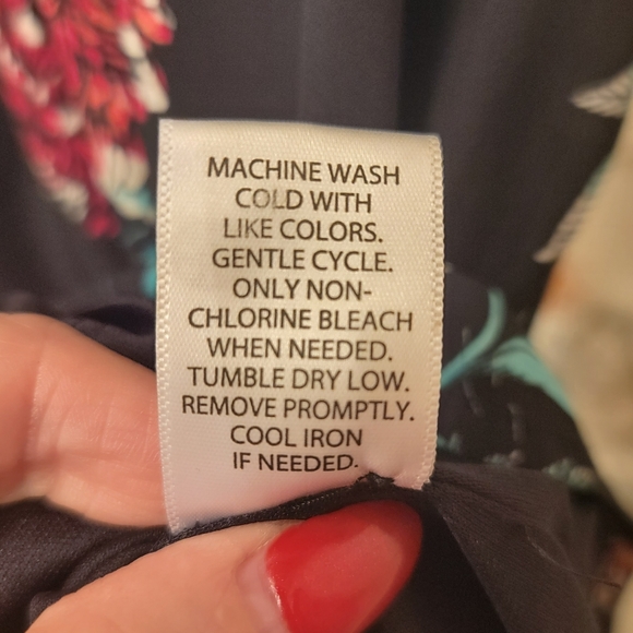 Candie's floral cold-shoulder mini dress in small - Picture 6 of 6